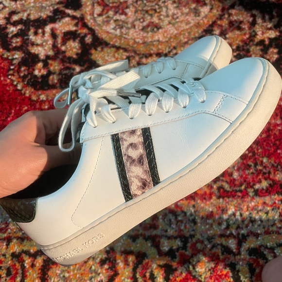 Michael Kors white sneakers - Picture 5 of 6